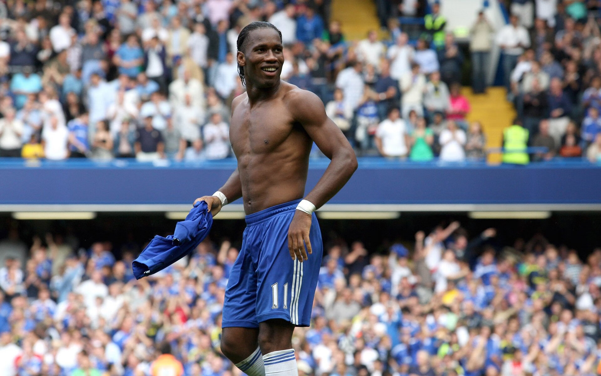 百米飞人巅峰对决 新锐天才打破十年纪录